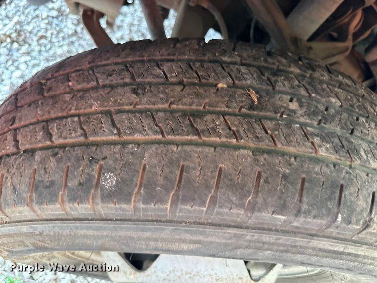 image for item EJ6962 2015 Chevrolet  Silverado 3500HD flatbed pickup truck