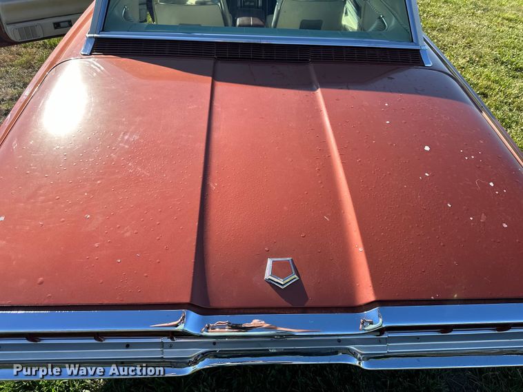 image for item EJ6966 1966 Ford Thunderbird  