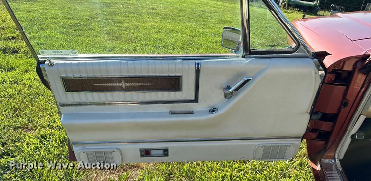 image for item EJ6966 1966 Ford Thunderbird  