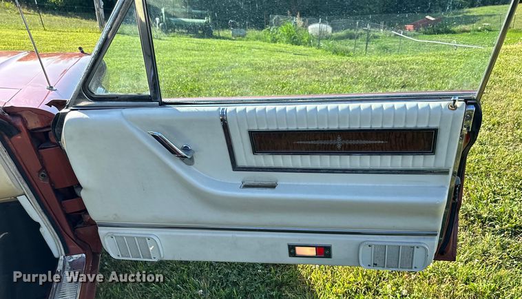 image for item EJ6966 1966 Ford Thunderbird  