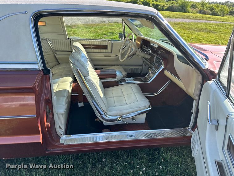 image for item EJ6966 1966 Ford Thunderbird  