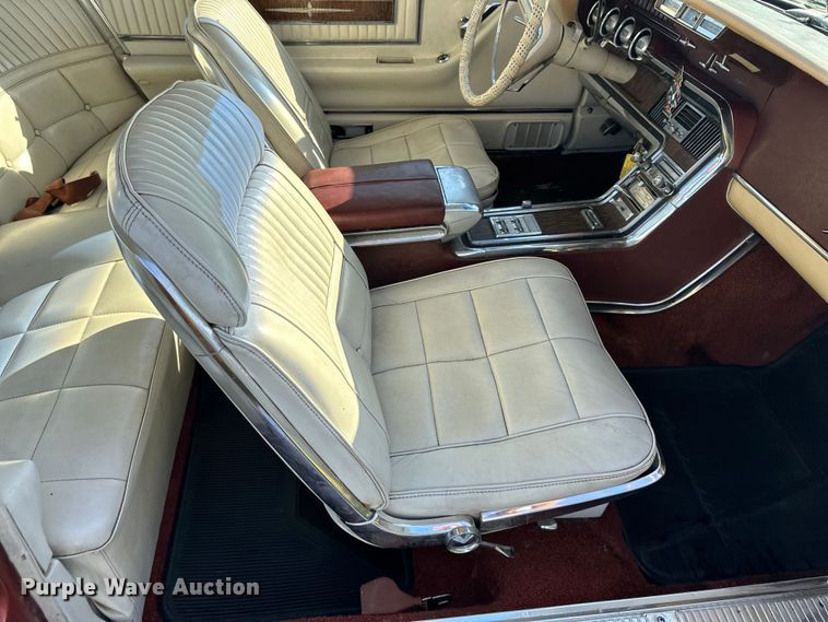 image for item EJ6966 1966 Ford Thunderbird  