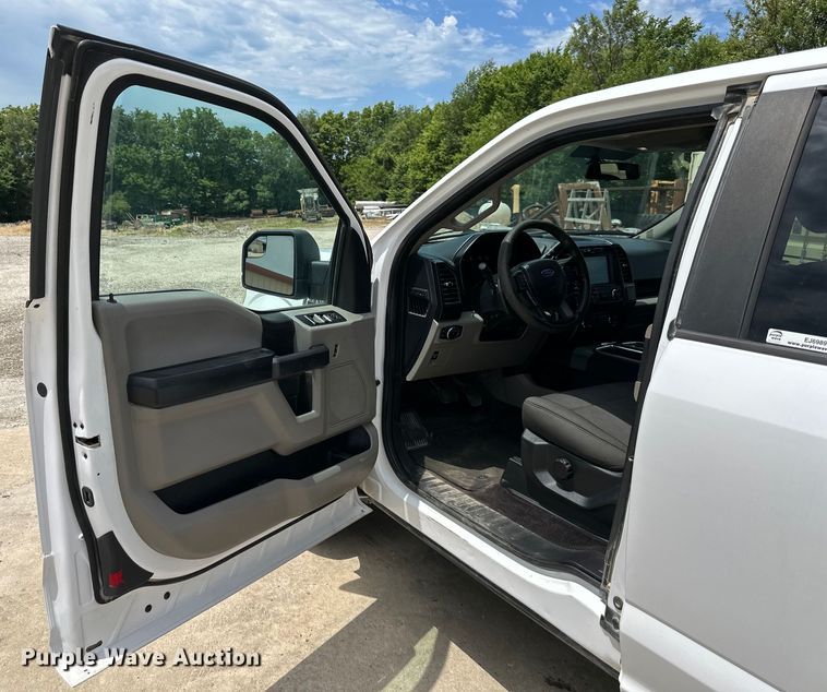 image for item EJ6989 2017 Ford F150 XL SuperCab pickup truck