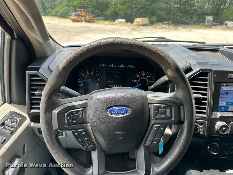 image for item EJ6989 2017 Ford F150 XL SuperCab pickup truck