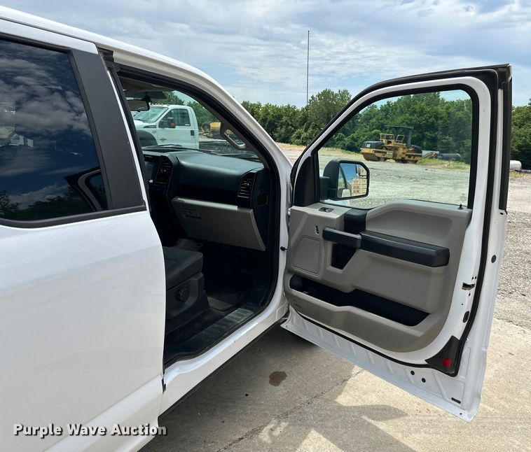 image for item EJ6989 2017 Ford F150 XL SuperCab pickup truck