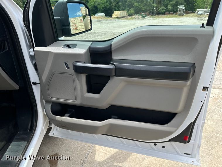 image for item EJ6989 2017 Ford F150 XL SuperCab pickup truck