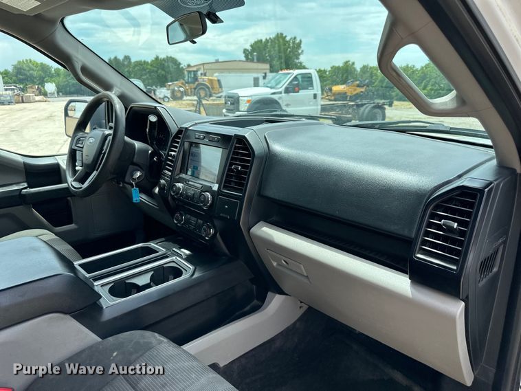 image for item EJ6989 2017 Ford F150 XL SuperCab pickup truck