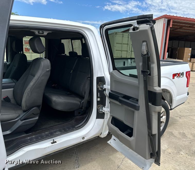 image for item EJ6989 2017 Ford F150 XL SuperCab pickup truck