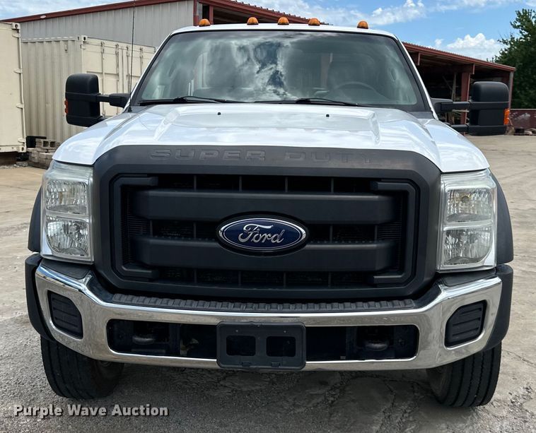 image for item EJ6990 2015 Ford F550 Super Duty truck cab and chassis