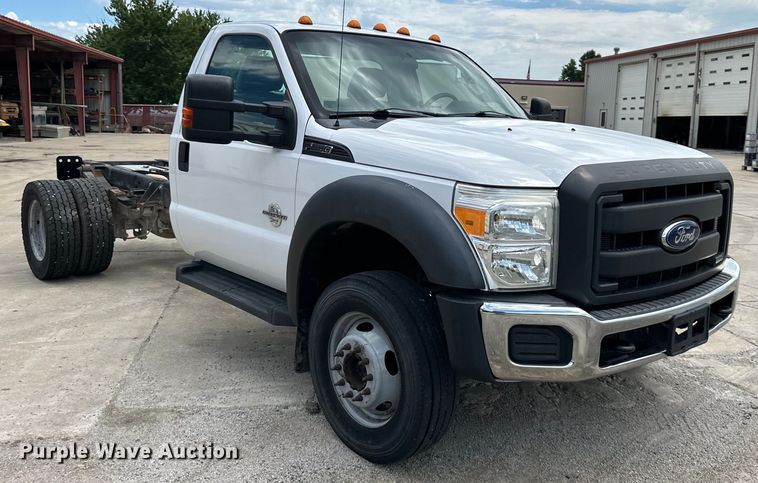 image for item EJ6990 2015 Ford F550 Super Duty truck cab and chassis