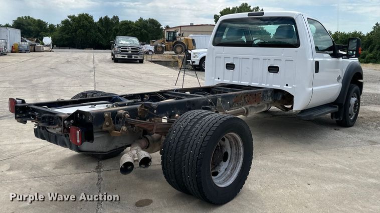 image for item EJ6990 2015 Ford F550 Super Duty truck cab and chassis