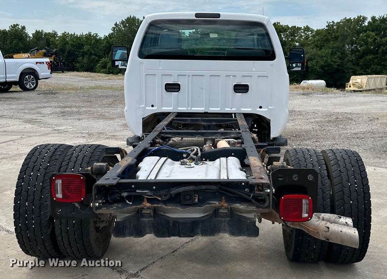 image for item EJ6990 2015 Ford F550 Super Duty truck cab and chassis