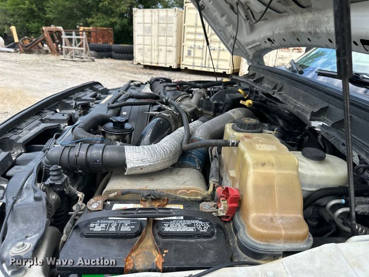 image for item EJ6990 2015 Ford F550 Super Duty truck cab and chassis