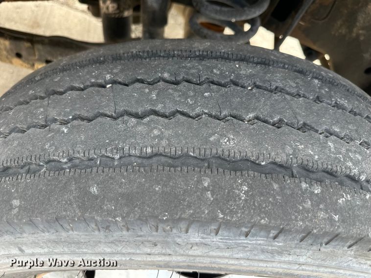 image for item EJ6990 2015 Ford F550 Super Duty truck cab and chassis