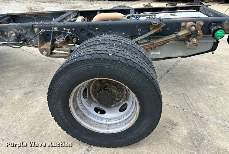 image for item EJ6990 2015 Ford F550 Super Duty truck cab and chassis