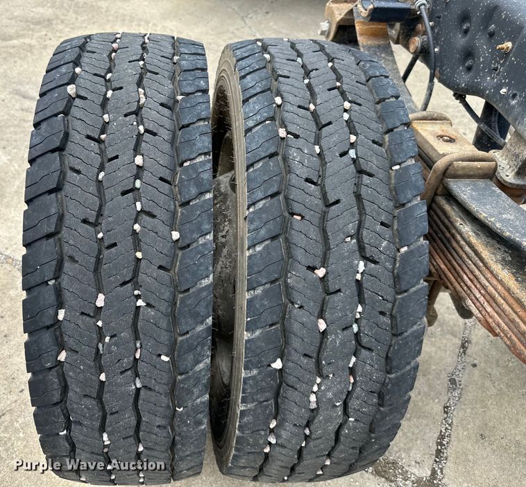 image for item EJ6990 2015 Ford F550 Super Duty truck cab and chassis