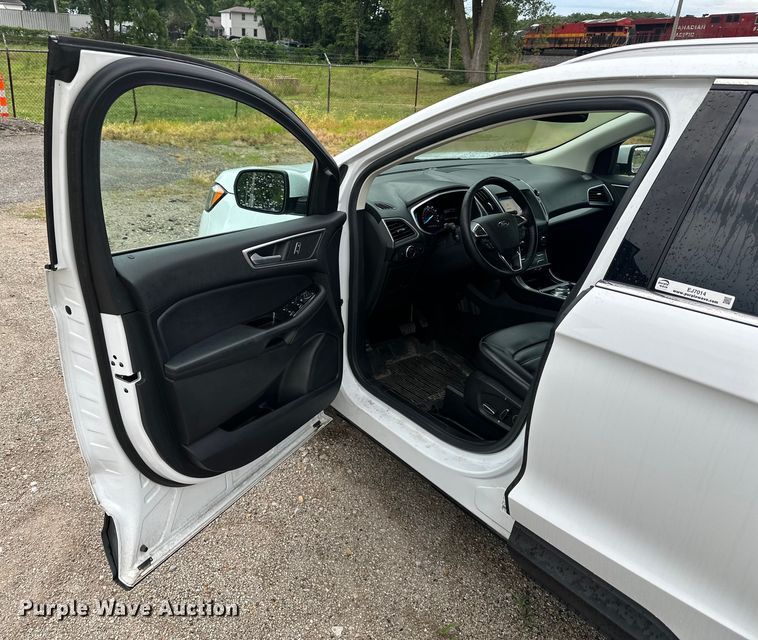 image for item EJ7014 2019 Ford  Edge SEL SUV