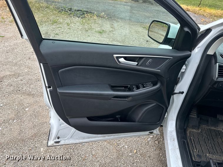 image for item EJ7014 2019 Ford  Edge SEL SUV