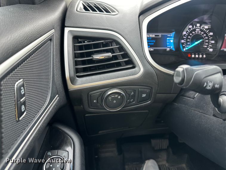 image for item EJ7014 2019 Ford  Edge SEL SUV