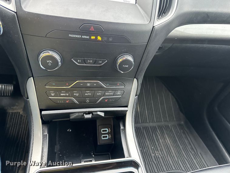 image for item EJ7014 2019 Ford  Edge SEL SUV