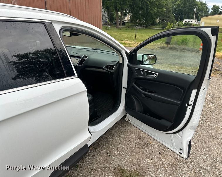 image for item EJ7014 2019 Ford  Edge SEL SUV