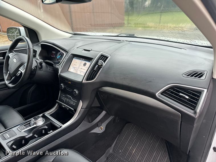 image for item EJ7014 2019 Ford  Edge SEL SUV