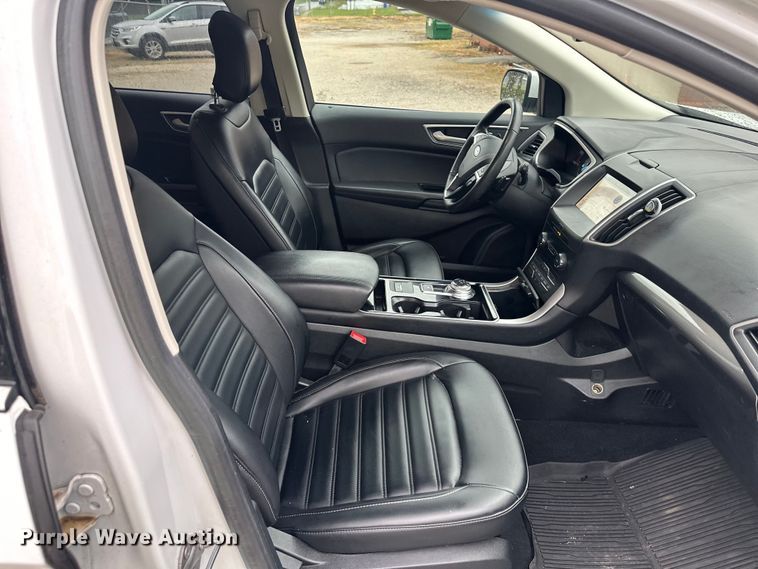 image for item EJ7014 2019 Ford  Edge SEL SUV