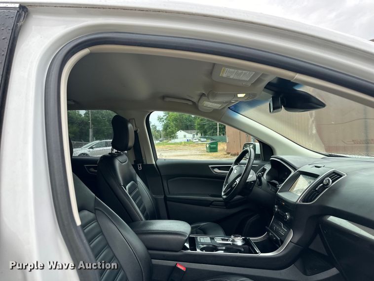 image for item EJ7014 2019 Ford  Edge SEL SUV