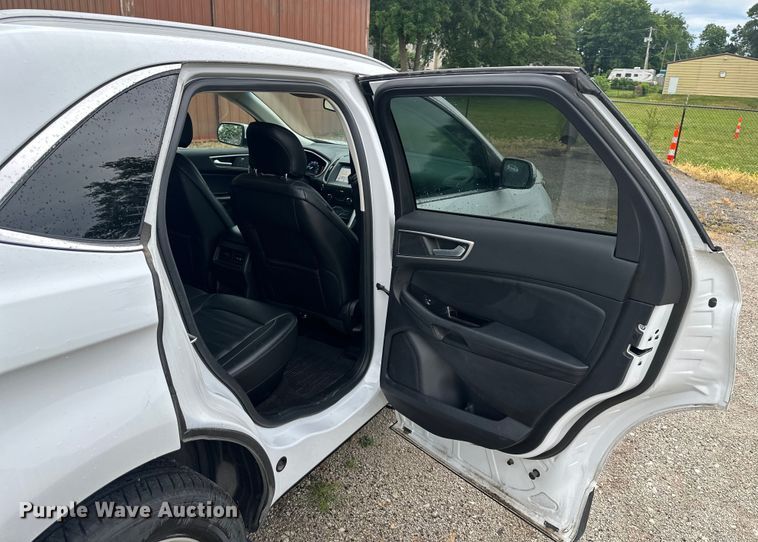 image for item EJ7014 2019 Ford  Edge SEL SUV