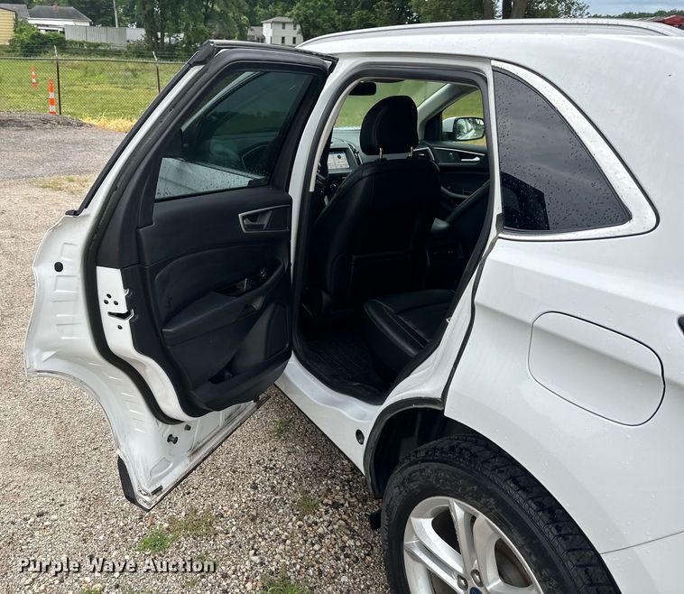 image for item EJ7014 2019 Ford  Edge SEL SUV