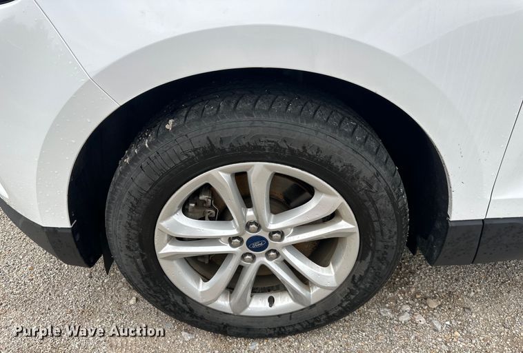 image for item EJ7014 2019 Ford  Edge SEL SUV