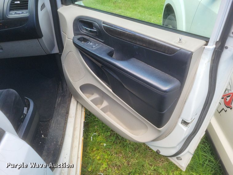 image for item EJ8008 2012 Dodge  Caravan  van