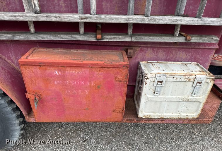 image for item EK1502 1941 GMC pumper fire truck