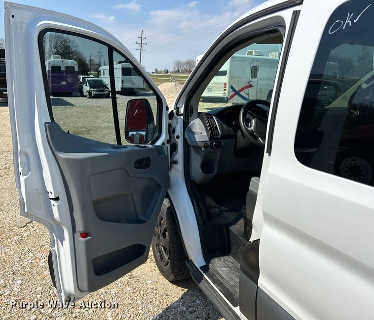 image for item EK4371 2016 Ford Transit 350 XLT van