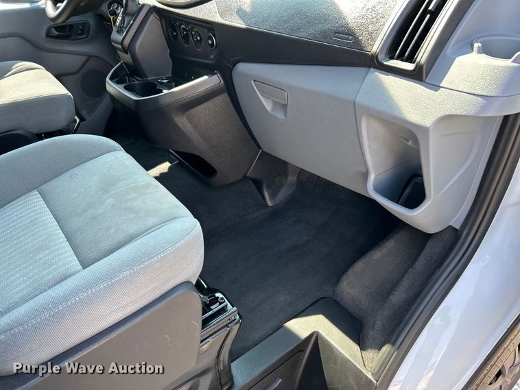 image for item EK4371 2016 Ford Transit 350 XLT van