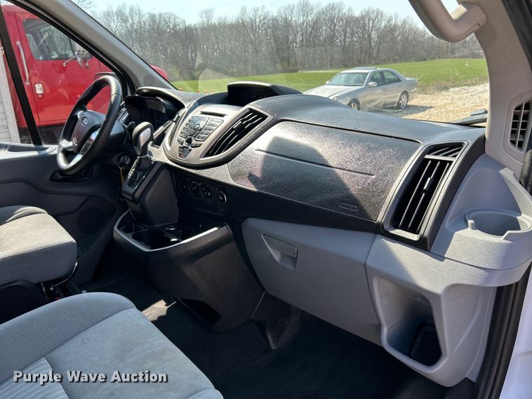 image for item EK4371 2016 Ford Transit 350 XLT van