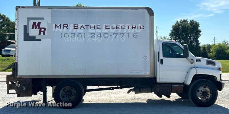 image for item EK4772 2003 Chevrolet C6500 box truck
