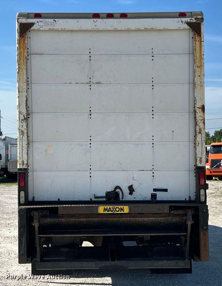 image for item EK4772 2003 Chevrolet C6500 box truck