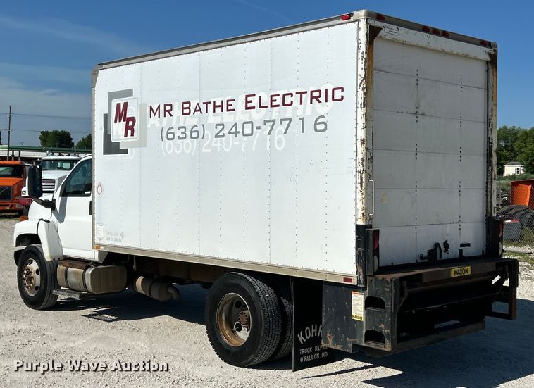 image for item EK4772 2003 Chevrolet C6500 box truck
