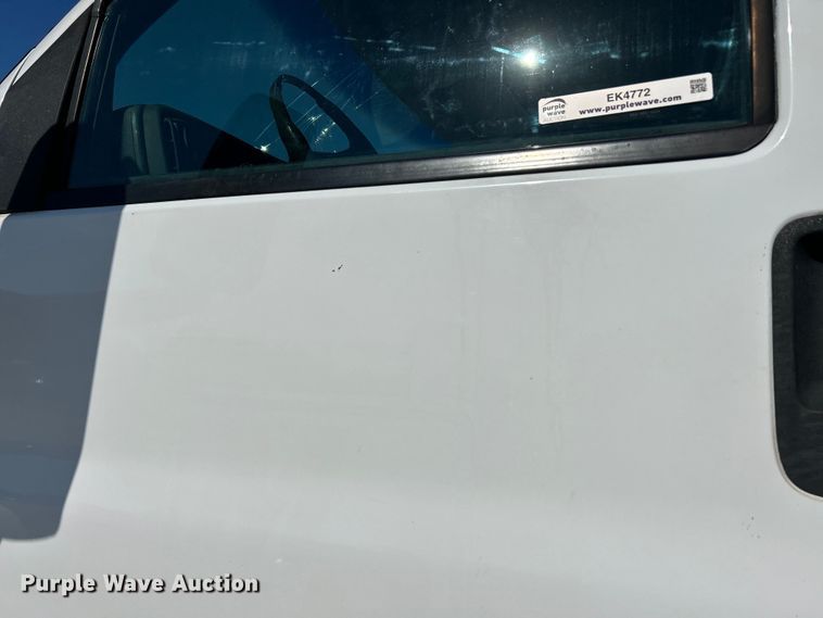 image for item EK4772 2003 Chevrolet C6500 box truck