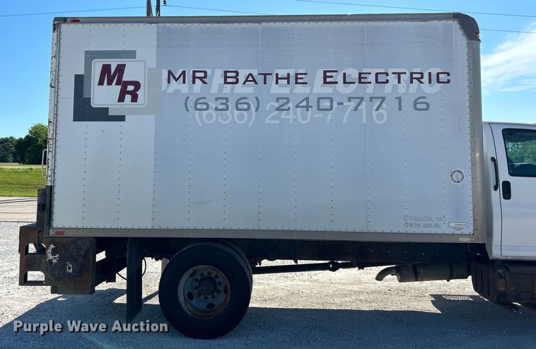 image for item EK4772 2003 Chevrolet C6500 box truck