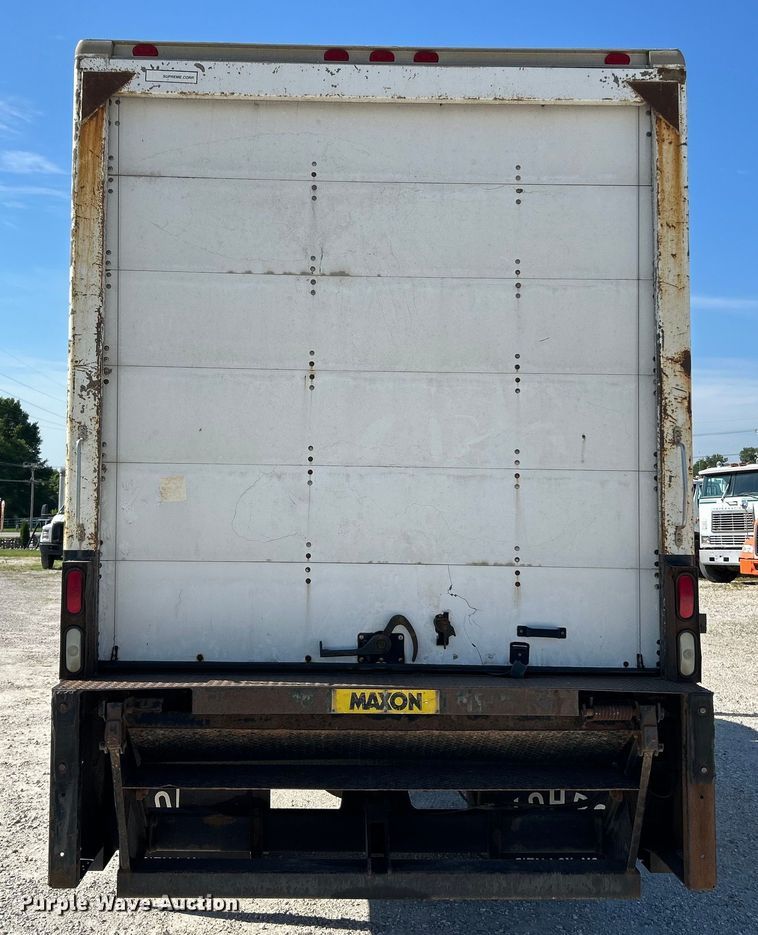 image for item EK4772 2003 Chevrolet C6500 box truck