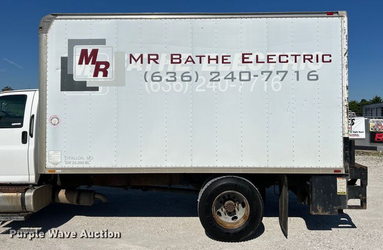 image for item EK4772 2003 Chevrolet C6500 box truck