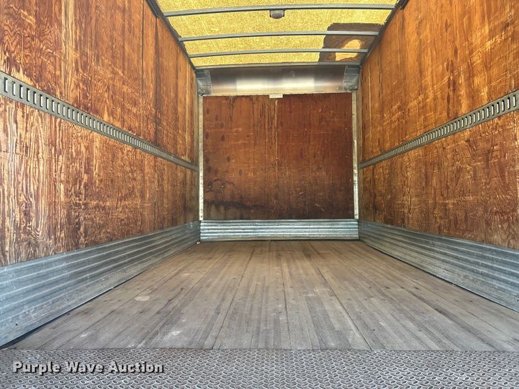 image for item EK4772 2003 Chevrolet C6500 box truck