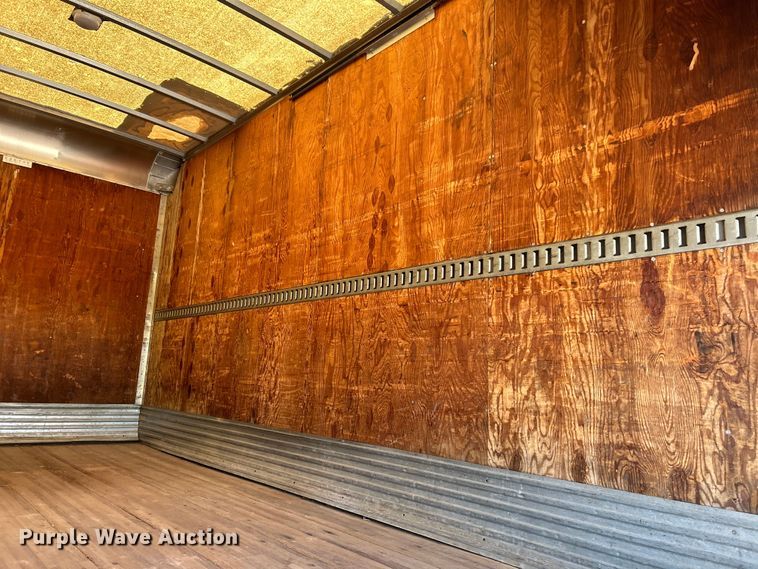 image for item EK4772 2003 Chevrolet C6500 box truck