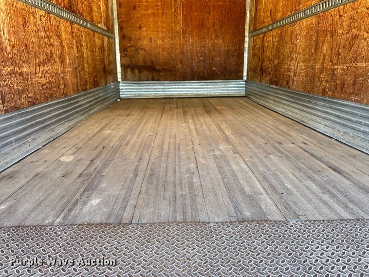 image for item EK4772 2003 Chevrolet C6500 box truck