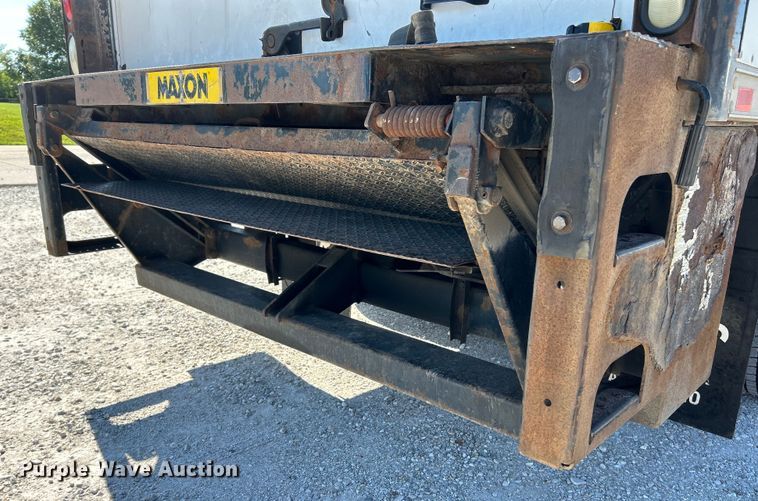 image for item EK4772 2003 Chevrolet C6500 box truck