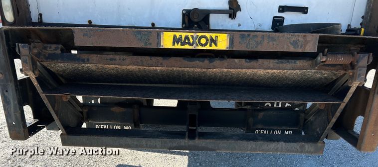 image for item EK4772 2003 Chevrolet C6500 box truck