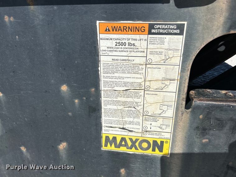 image for item EK4772 2003 Chevrolet C6500 box truck