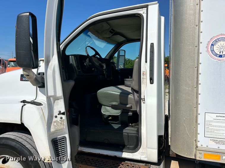 image for item EK4772 2003 Chevrolet C6500 box truck